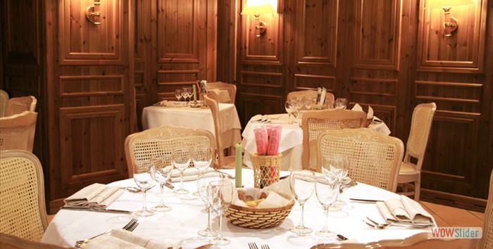 hotel-with-exclusive-restaurant-cortina